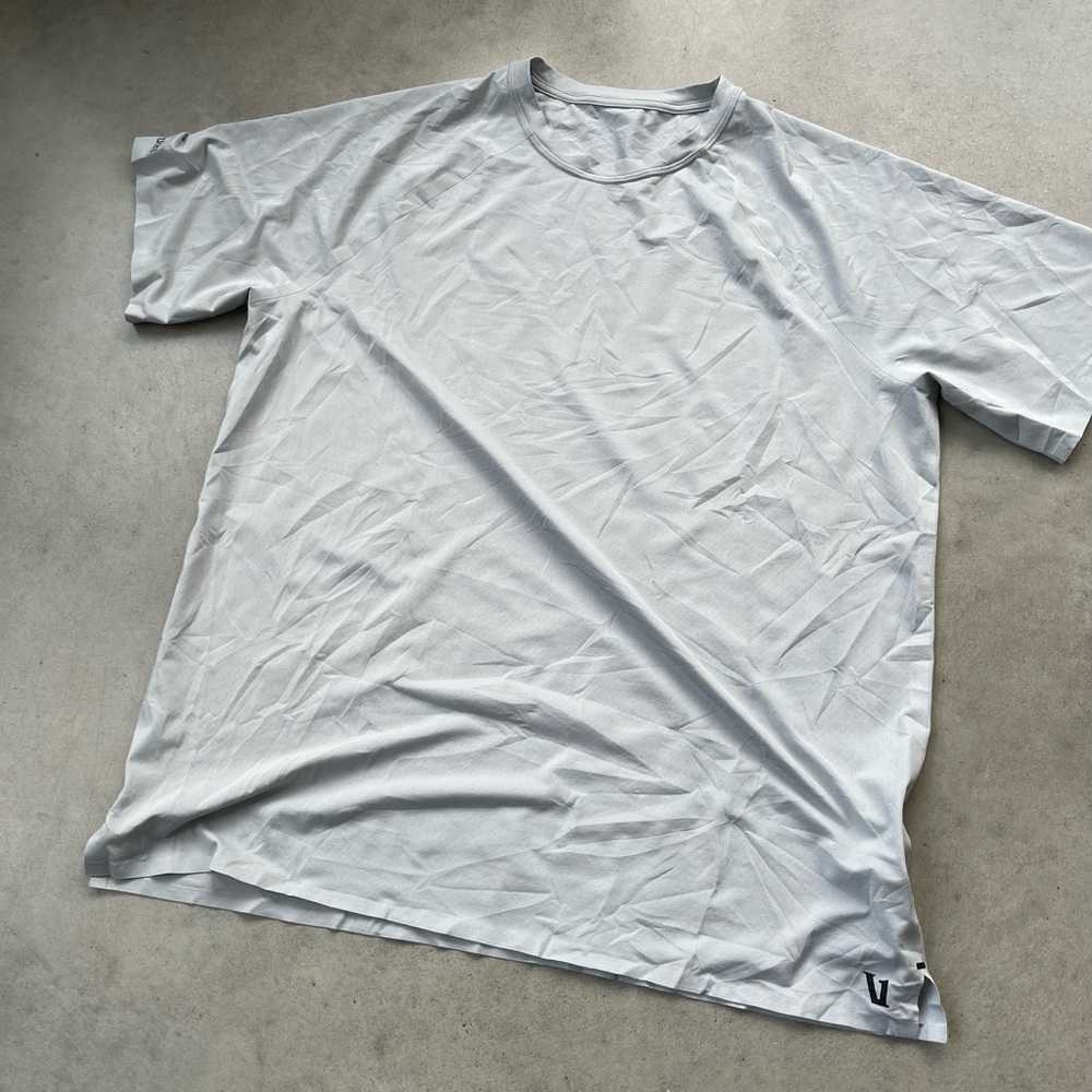 Men's Vuori Shirt size XL